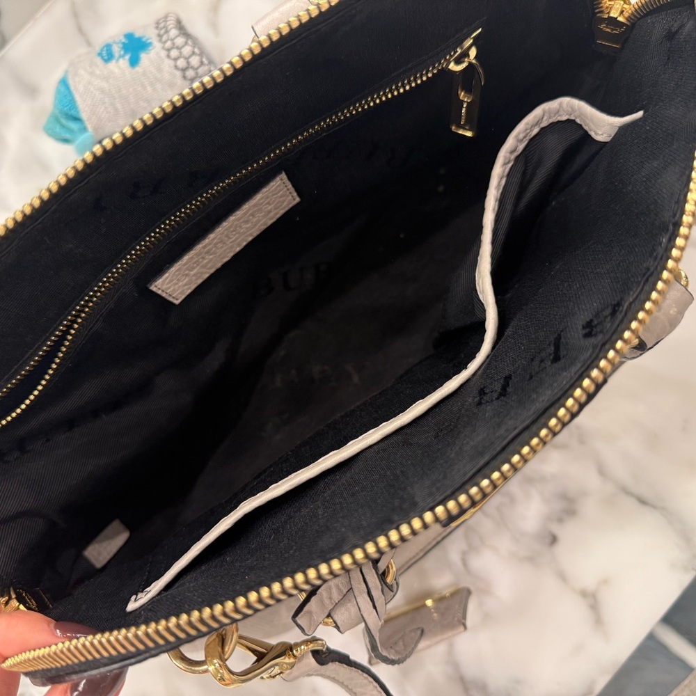 Burberry bag - Picture 4 of 6